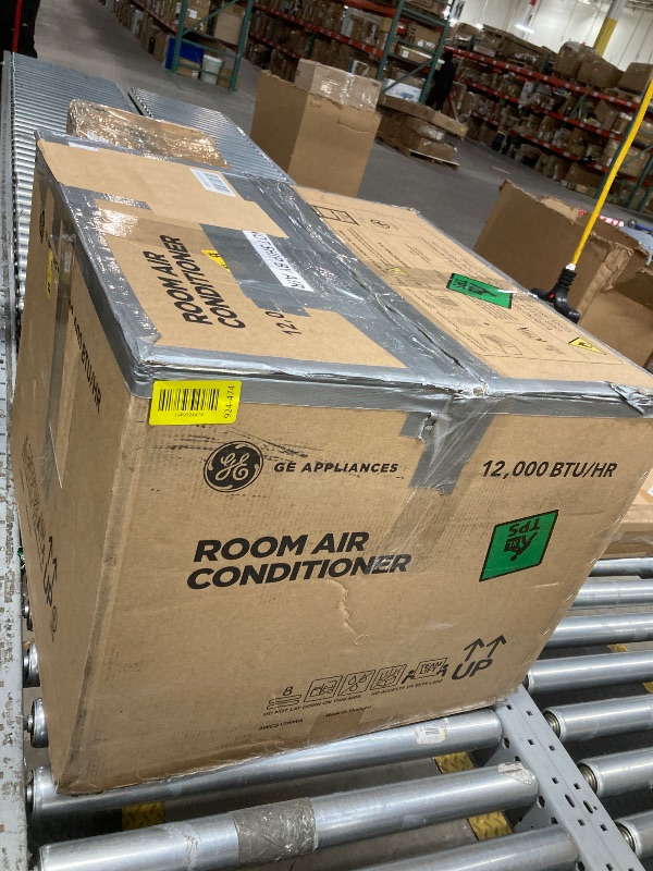 Photo 1 of *Back has damage* GE Window Air Conditioner 12,000 BTU for Rooms up to 550 sq ft., Wi-Fi Enabled, Energy-Efficient Cooling for Large Rooms, Easy Install Kit, Control Using Remote or Smartphone App, White