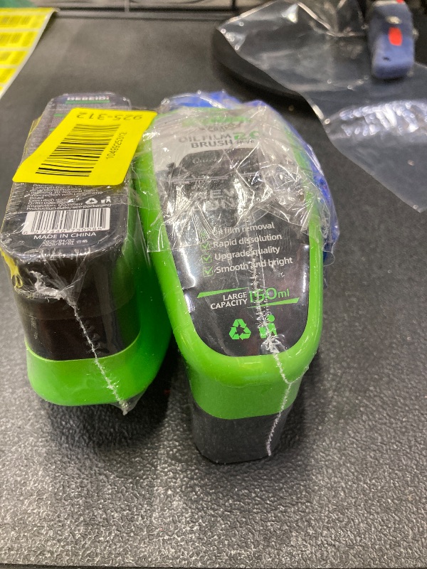 Photo 1 of Oil Film Cleaning Brush, 2025 New 2.0 Green Car Glass Oil Film Remover, Car Glass Oil Film Cleaner for Windshield Improves Clarity and Visibility, 2 PCS