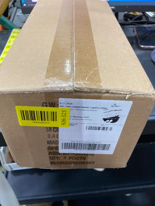 Photo 1 of ***FACTORY SEAL***
Amazon Basics Hypoallergenic Quilted Mattress Topper Pad, 18 Inches Deep, Twin, White