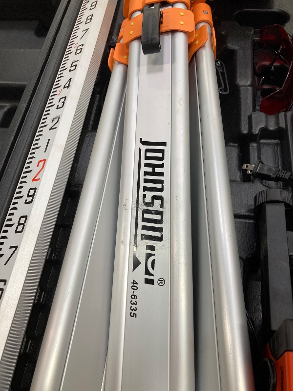 Photo 1 of ***NEED CLEAN***
Johnson Level & Tool 40-6541 High Accuracy Dual Slope Rotary Laser System, Red, 1 ?Kit