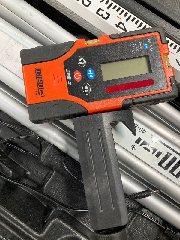 Photo 1 of ***NEED CLEAN***
Johnson Level & Tool 40-6541 High Accuracy Dual Slope Rotary Laser System, Red, 1 ?Kit