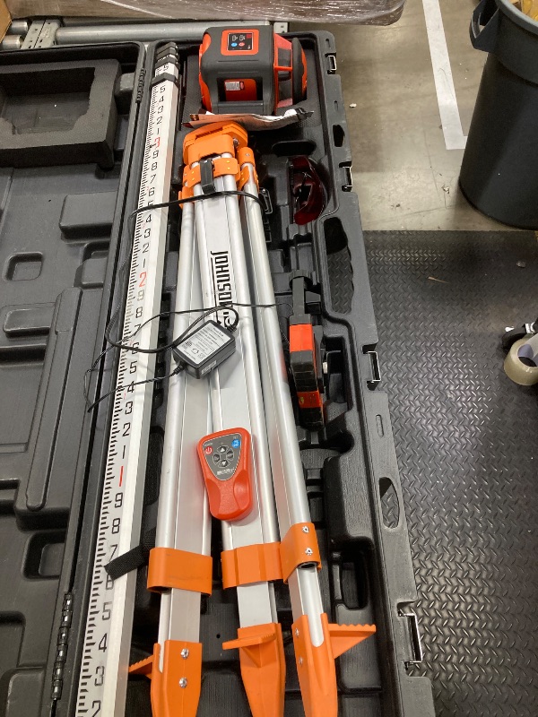 Photo 1 of ***NEED CLEAN***
Johnson Level & Tool 40-6541 High Accuracy Dual Slope Rotary Laser System, Red, 1 ?Kit