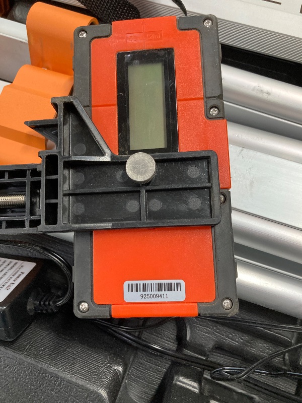 Photo 1 of ***NEED CLEAN***
Johnson Level & Tool 40-6541 High Accuracy Dual Slope Rotary Laser System, Red, 1 ?Kit