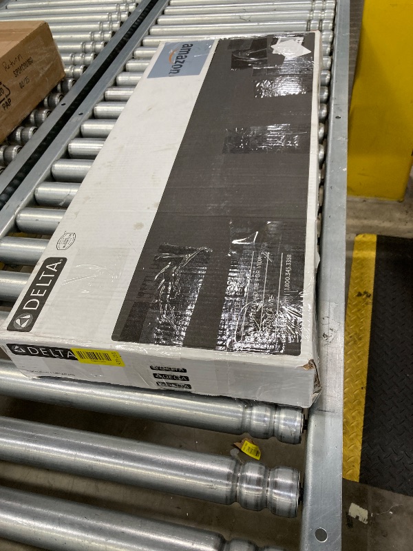 Photo 1 of ***(PARTS ONLY -SELLING AS IS)***
Delta Antoni Pro Style Commercial Kitchen Faucet with Pull Down Sprayer, Single Hole Matte Black Kitchen Sink Faucet, Single Handle, Matte Black 18803-BL-DST