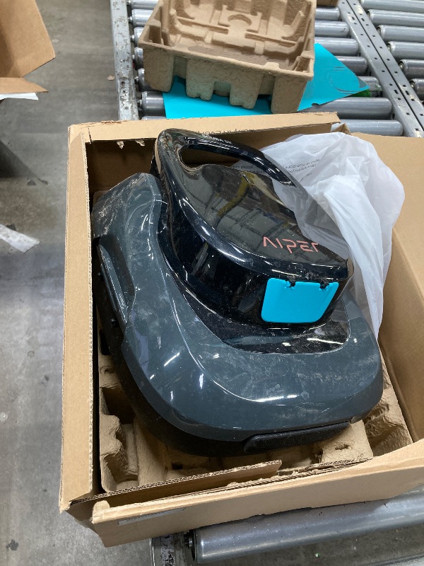 Photo 1 of **IT IS USED, IT IS MISSING PARTS AND IT IS NOT KNOWN IF IT WORKS AT 100%**(2025 Upgrade) AIPER Scuba SE Cordless Pool Cleaner, Upgrade 95-Min Runtime, Smart Self-Parking, Pool Vacuum for Above-Ground Pools up to 860 Sq.ft