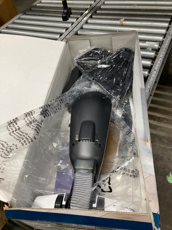 Photo 1 of **It is used, it is missing a piece and it is not known if it works at 100%.**Electrolux Ergorapido Cordless 2-in-1 Vacuum Cleaner with High Suction Power and 180-Degree EasySteer Mobility, 48-Minute Run Time, 2 Power Modes, Satin White
