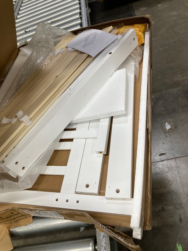Photo 1 of **It is used and most of the pieces are missing, so it is being sold individually. If anyone needs a part of any fitting, it cannot be returned**used Dream On Me Classic Design Toddler Bed In White, Greenguard Gold And JPMA Certified, Low To Floor Design,