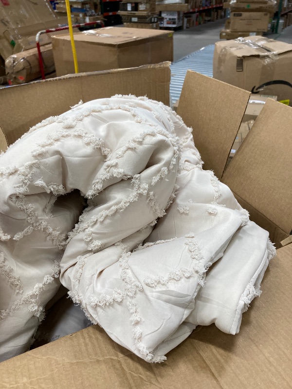 Photo 1 of **used* missing parts****Bedsure California King Comforter Set - Beige Comforter, Boho Tufted Shabby Chic Bedding for Kids, 3 Pieces Vintage Farmhouse Bed Set for All Seasons, Fluffy Soft Bedding with 2 Pillow Shams