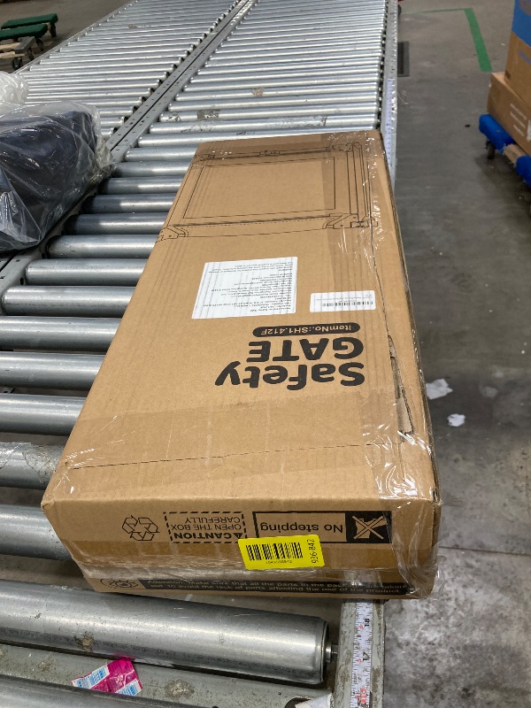 Photo 1 of ***It is used, missing a part, and it's not known if it works 100%.***3-Panel Free Standing Dog Gate with 4 Suction Cups, 60 x24 Inch Tall Short Dog Gates to Step Over, Foldable Pet Gate Indoor Small Pet Fence Puppy Barrier Mesh Gates for The House, White