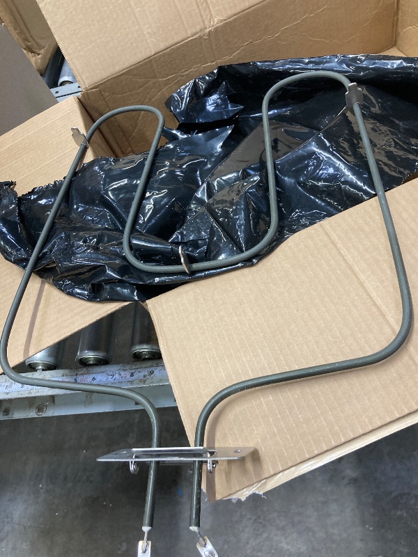 Photo 1 of **used missing parts*** AMI PARTS WB44X200 Bake Heating Element Fit for G-E Stove Oven JKP27*08, JKP62GK1, JKP07J6, JKP16G, JKP27, JKP38G, JKP40G, JKP47G, JRP03*J1 Replace AP2031031, WB44X0160, WB44X160, WB44X200R, WB44X6200