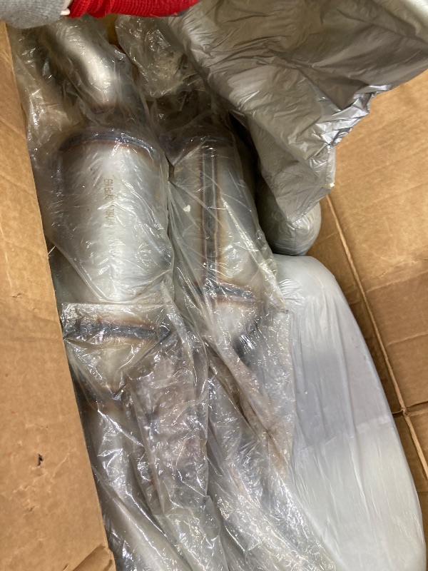 Photo 1 of 
Left & Right Catalytic Converter 679-549 Catalytic Converter for 2013-2019 Jeep Grand Cherokee for 2013-2019 Dodge Durango 3.6L 1.6L L4 OE# 54925, 679-549, 68037894AE, 54926, 679-548 (EPA Compliant)