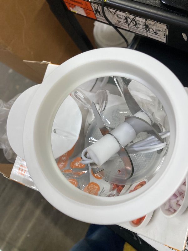 Photo 1 of ***MISSING PIECE -SELLING AS PARTS  ONLY*** TTFTTF Electric Garlic Chopper, 350ML Glass Bowl Mini Food Processor, Portable Veggie Chopper Onion Garlic Grinder, Wireless Blender for Ginger, Chili, Fruit, Meat, etc