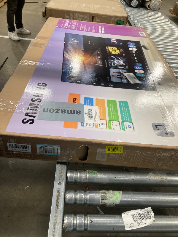 Photo 1 of ***Pasrts only***
****No return****

Samsung 55-Inch Class Crystal UHD U8000F 4K Smart TV (2025 Model) Endless Free Content, Crystal Processor 4K, MetalStream Design, Knox Security, Compatible with Alexa