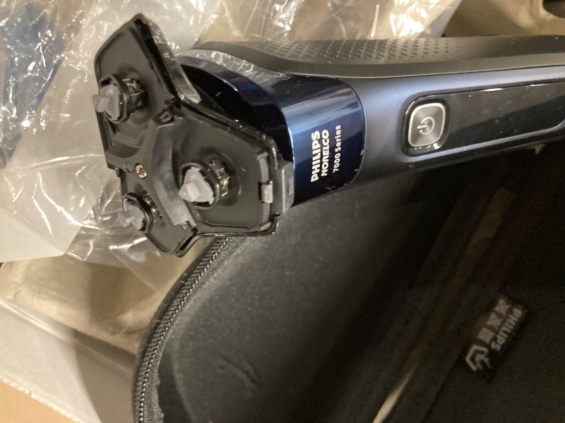 Photo 1 of **MISSING BLADE ATTACHMENT**Philips Norelco Shaver 7800, Rechargeable Wet & Dry Electric Shaver with SenseIQ Technology, Quick Clean Pod, Charging Stand, Travel Case and Pop-up Trimmer, S7885/85