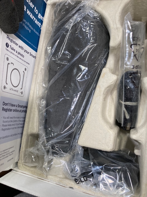 Photo 1 of **MISSING BLADE ATTACHMENT**Philips Norelco Shaver 7800, Rechargeable Wet & Dry Electric Shaver with SenseIQ Technology, Quick Clean Pod, Charging Stand, Travel Case and Pop-up Trimmer, S7885/85