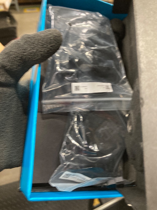 Photo 1 of ***Speaker connection is messed up***Cardo Systems FREECOM 4X Motorcycle 4-Way Helmet Bluetooth Communication System Headset Intercom, Universal Bluetooth Connectivity, Waterproof, 40mm Speakers - Single Pack***Speaker connection is messed up***