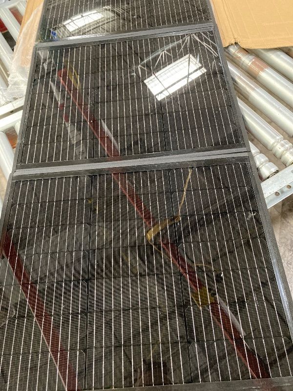 Photo 1 of **CRACKED GLASS/PARTS ONLY**Intenergy 200W Foldable Solar Charger kit,IP65 Water-Resistant Folding Solar Panel Portable Power Station,XT60 to MC4 Connector for Outdoor Adventures, Emergency and Camping