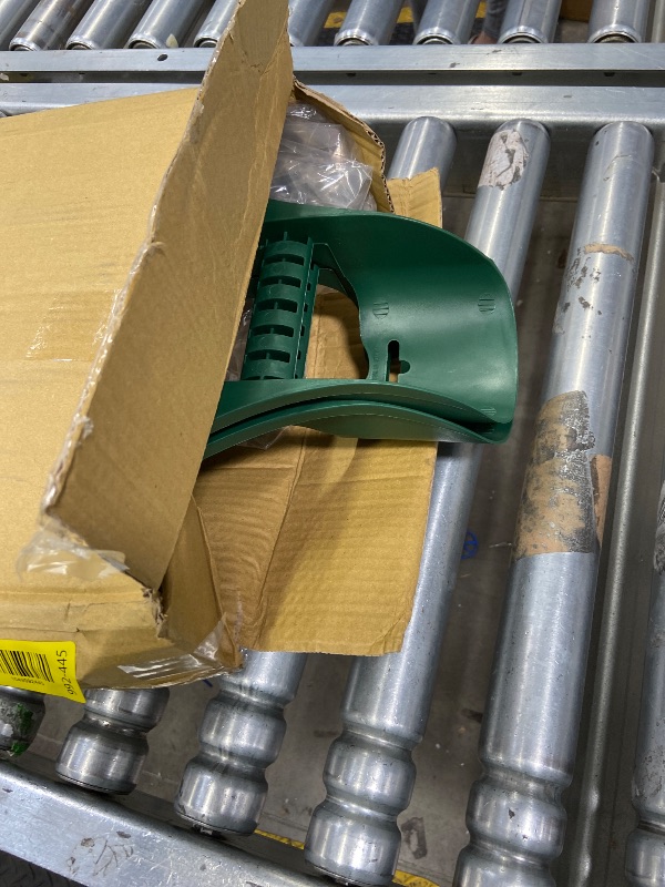 Photo 1 of ***DAMAGE -ONE CRACK -SELLING AS IS*** Leaf Scoops Hand Rakes - Lightweight, Durable Grabber Tool for Scooping Up Leaves, Spreading Mulch, Gardening, and Yard Work by Pure Garden (Green)