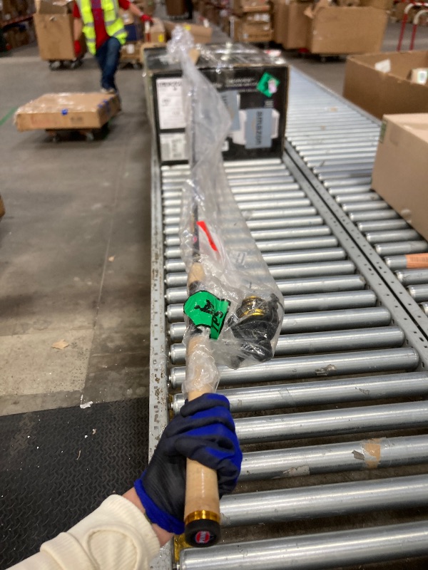 Photo 1 of ***DAMAGED ROD-BROKEN -SELLING AS REEL PARTS ONLY*** Penn 7' Battle IV Spinning Fishing Rod and Reel Combo Kit, 2500 Reel, CNC Gear Technology, Full Metal Body and Sideplate, HT-100 Drag System