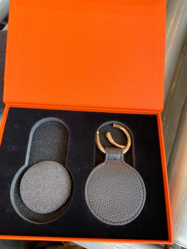 Photo 1 of ***MISSING PIECE*** ***MAJOR DAMAGE*** Niveaya Magnetic Hat Clip for Travel on Bag - 2 Pack, Magnet Storage Hook, Vacation Traveling Essentials Accessory Black & Brown