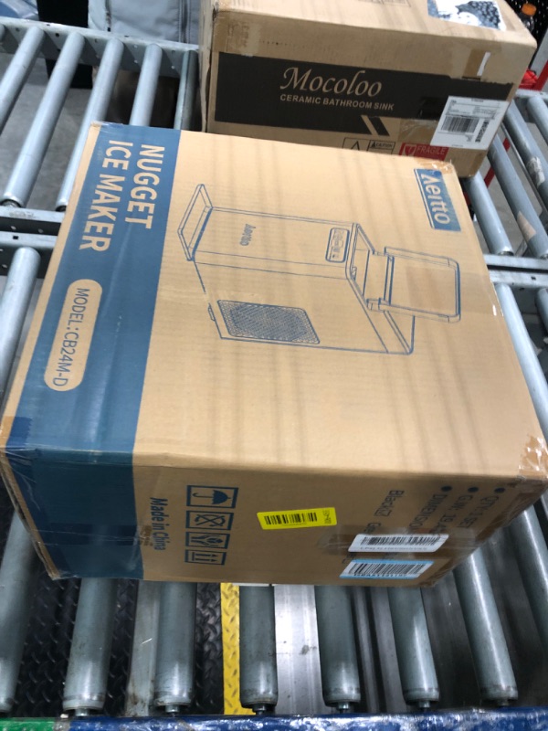 Photo 1 of ** VERY USED** Aeitto Nugget Ice Maker Countertop, Pellet Ice Machine Soft Chewable Ice 40lbs/Day, One-Click Operation, Auto Self-Cleaning Crushed Ice Makers Stainless with Scoop for Home/Kitchen/Office (Black)