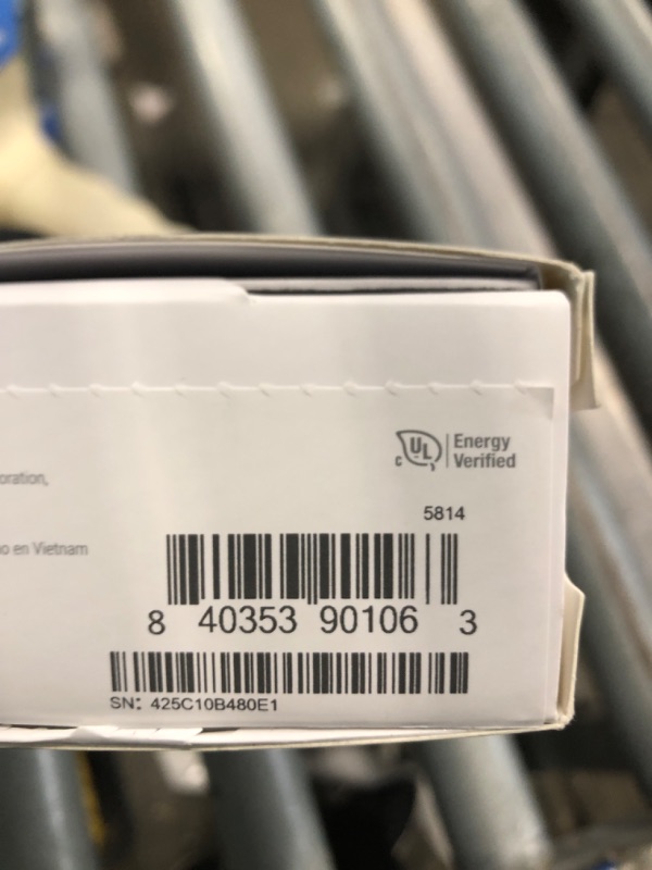 Photo 1 of ** USED/ TESTED FUNCTIONAL ** Fitbit Charge 6 Fitness Tracker with Google apps, Heart Rate on Exercise Equipment, 6-Months Premium Membership Included, GPS, Health Tools and More, Obsidian/Black, One Size (S & L Bands Included)