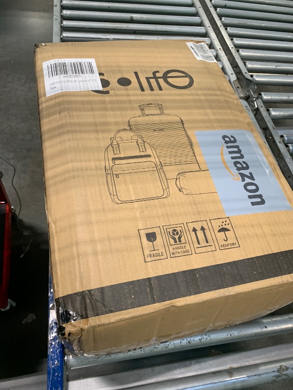 Photo 1 of ** ONLY ONE PIECE ** Coolife Suitcase Set 3 Piece Luggage Set Carry On Travel Luggage TSA Lock Spinner Wheels Hardshell Lightweight Luggage Set(Dark Green, 3 piece set (BP/TB/20))