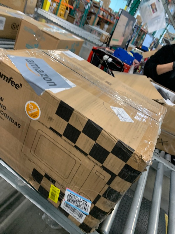 Photo 1 of *Major Damaged*
COMFEE CMO-C20M1WH Retro Microwave with 11 power levels, Fast Multi-stage Cooking, Turntable Reset Function Kitchen Timer, Speedy Cooking? Weight/Time Defrost, Memory function, Children Lock, 700W