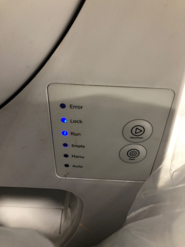 Photo 1 of ** DIRTY **
CATLINK Self-Cleaning Litter Box for Multiple Cats – Large Capacity, Double Odor Control, Supports Pets 3.5–22 lbs (Young Version)