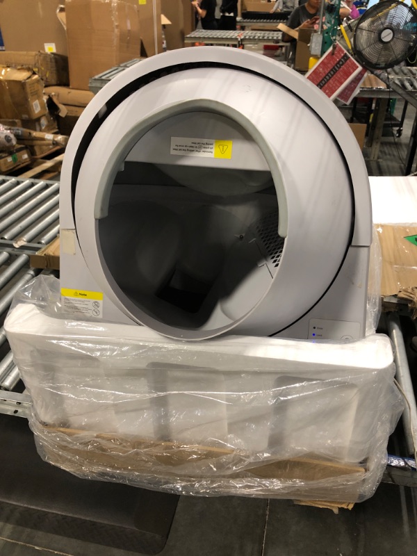 Photo 1 of ** DIRTY **
CATLINK Self-Cleaning Litter Box for Multiple Cats – Large Capacity, Double Odor Control, Supports Pets 3.5–22 lbs (Young Version)