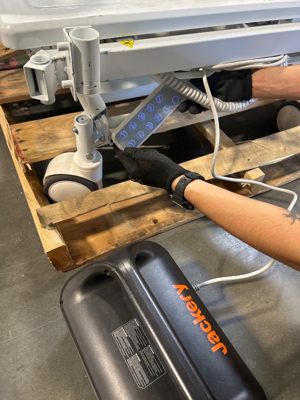 Photo 1 of ****SIMILAR IEM ,MISSING PATS*****VEVOR Premium 5 Function Full Electric Hospital Bed, ICU Electric Medical Bed with Trendelenburg & Reverse Trendelenburg, 5-Inch Locking Casters, IV Pole for Home Hospital Use, 550LBS Loading