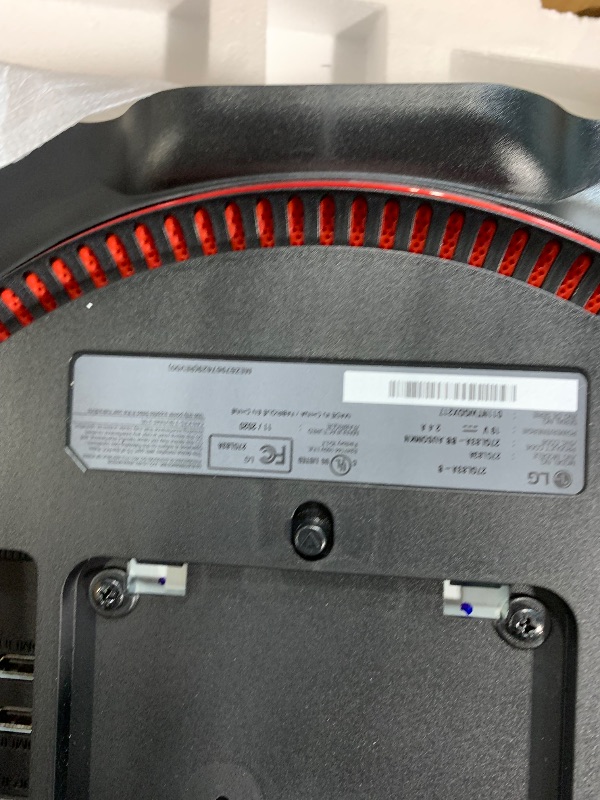 Photo 1 of LG 27GL83A-B 27-Inch Ultragear QHD 2560 x 1440 IPS Gaming Monitor, 144Hz, 1ms (GtG), NVIDIA G-SYNC, AMD FreeSync, HDR10, HDMI, DisplayPort, Tilt/Height/Pivot Adjustable Stand, Black