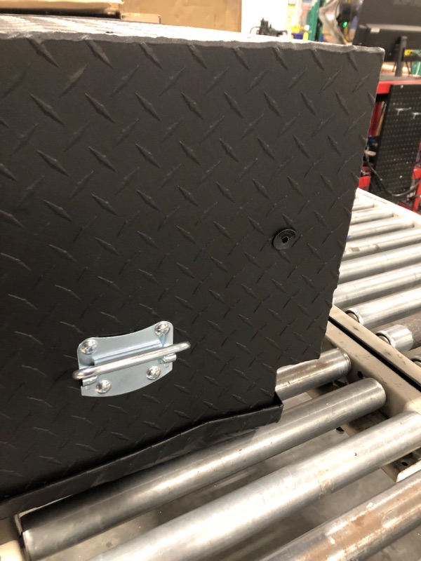 Photo 1 of *** On One SIDE, AS SHOWN IN THE IMAGE***Dee Zee DZ8546TB 46" Red Label Utility Chest