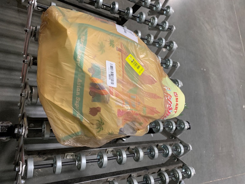 Photo 1 of ** USED **(Artificial Wisteria Hanging Flowers Fake Wisteria Flower Garland Silk Vines Rattan Decor for Home Wedding Arch Wall Garden Greenery Bedroom Outdoor Office Party Decoration (12, White)