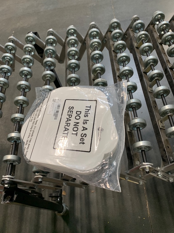 Photo 1 of ** NEW ITEM** 100 Pcs White Paperboard Single Pizza Slice Wedge Tray 8-1/10 x 8-1/10 Inch Pizza Slice Container for Birthday Wedding Party Supplies Movie Night Snack Trays