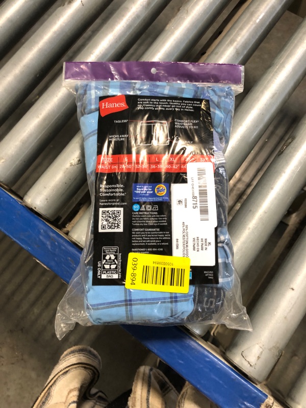 Photo 1 of ** FACTORY SEALED **Hanes Men Hanes Men's Tagless Boxers with Exposed Waistband, Assorted Multi-Packs and Colors