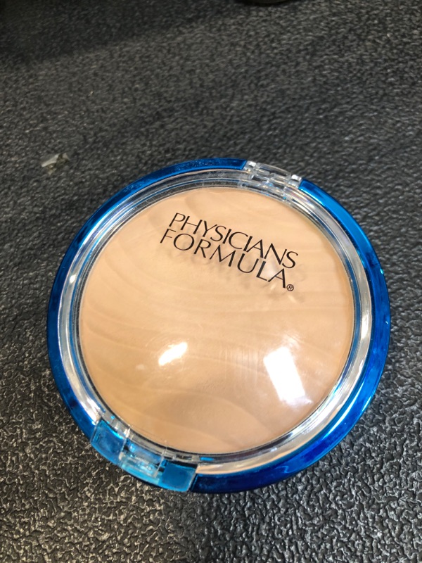 Photo 1 of ***DOES NOT PROPERLY CLOSE***Physicians Formula Mineral Wear Talc-Free Airbrushing Pressed Powder, Full Coverage Mineral Face Powder for Sensitive Skin – Translucent