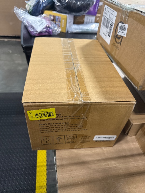 Photo 1 of [6 Pack] 32 oz. Wide-Mouth Glass Mason Jars with Metal Airtight Lids and Bands 1 quart Large for Canning, Preserving, & Meal Prep