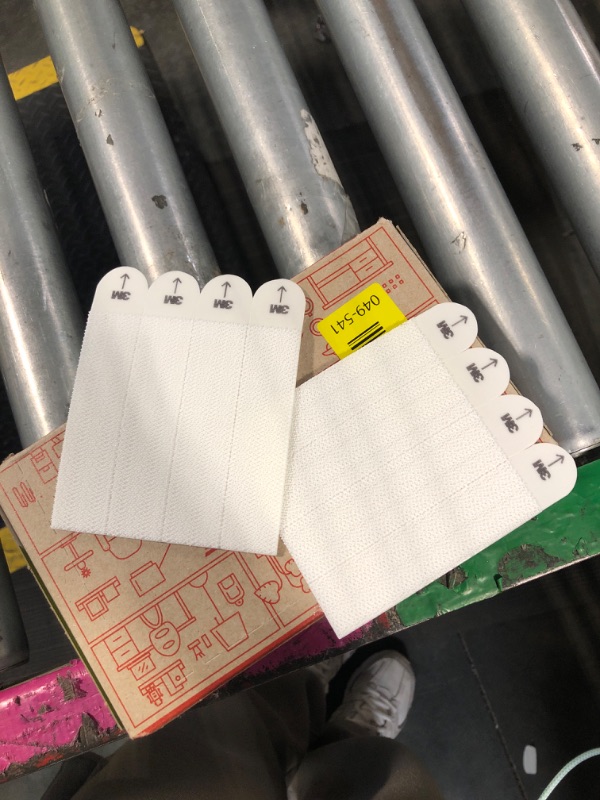 Photo 1 of ****ONLY 4 STRIPS**** Command 20 lb XL Heavyweight Picture Hanging Strips 10 Pairs (20 Command Strips), Damage-Free Hanging Picture Hangers, Heavy Duty Wall Hanger for Christmas Decorations