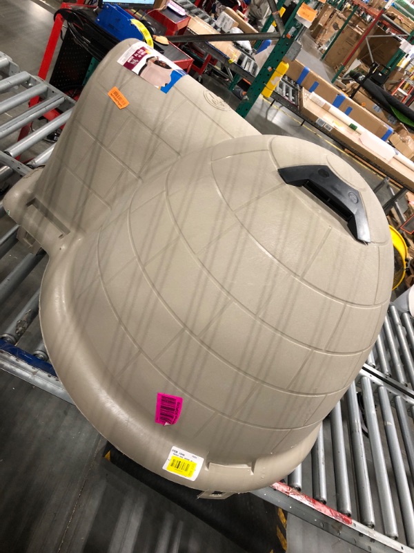 Photo 1 of ****** just the top******************Petmate Indigo Large Plastic Dog House Black/Taupe 34 in. H X 43.75 in. W X 25.8 in. D
only 1 pcs 