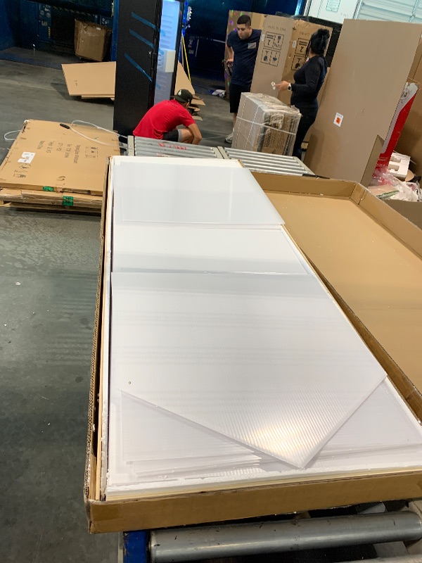 Photo 1 of *******Polycarbonate parts ******* It only has the pieces*****It doesn't have a manual.*****
Garvee 6x8 ft Greenhouse, Easy Assembly Polycarbonate Greenhouses for Outdoor with Adjustable Roof Vent