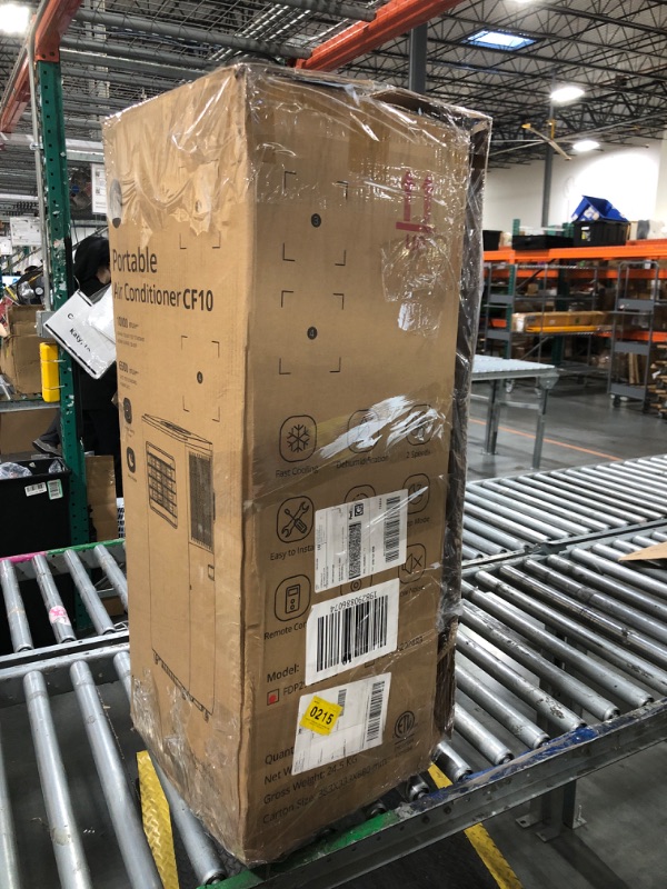 Photo 1 of ******IT TURNS ON AND COOLS PERFECTLY.******** zstar fd 10k portable air conditioner white