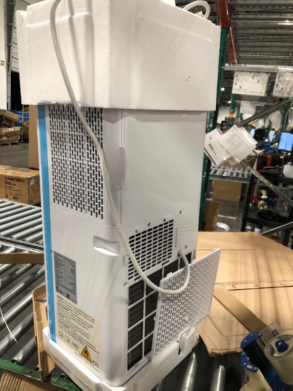 Photo 1 of ******IT TURNS ON AND COOLS PERFECTLY.******** zstar fd 10k portable air conditioner white