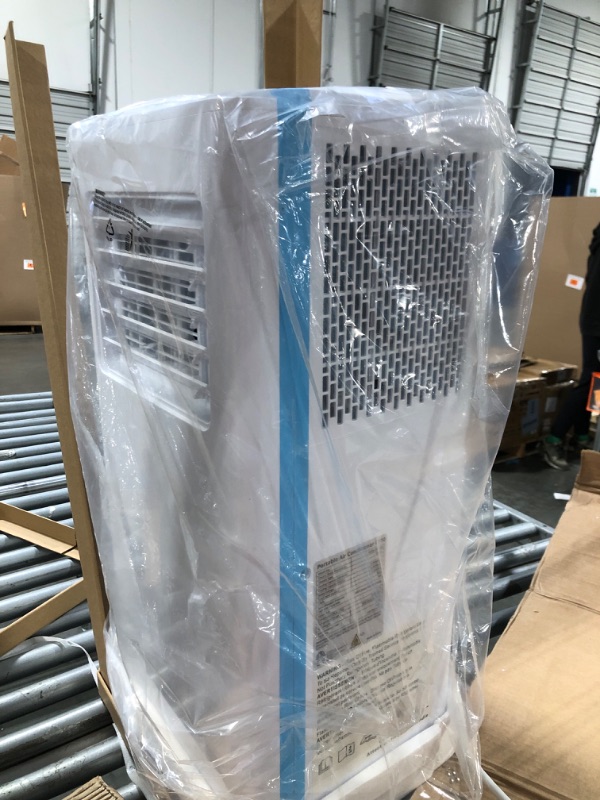 Photo 1 of ******IT TURNS ON AND COOLS PERFECTLY.******** zstar fd 10k portable air conditioner white