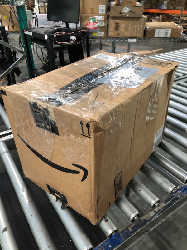 Photo 1 of ******IT TURNS ON PERFECTLY**** Aeitto Ice Makers Countertop, 9 Ice Cubes Release in 6 Mins, 26Lbs/24H, 2 Sizes of Bullet Ice Machine,Self-Cleaning Portable Ice Maker with Ice Scoop and Basket for Home Kitchen Office RV Bar, Black