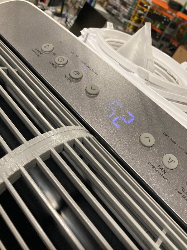 Photo 1 of ****It turns on perfectly.***** doesn't have control**** Midea Duo 14,000 BTU(12,000 BTU SACC) High Efficiency Inverter, Quiet Portable Air Conditioner, Cools up to 550 Sq.Ft., Works with Alexa/Google Assistant, Includes Remote Control&Window Kit (Renewed