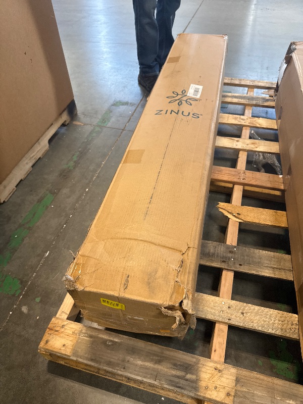 Photo 1 of *****FACTORY SEALED / NO RETURN ******* ZINUS 12 Inch Queen Green Tea Memory Foam Mattress [New Version], Fiberglass free, Medium Firm Feel, Zoned Pressure Relief, Certified Safe Foams & Fabric, Mattress in A Box