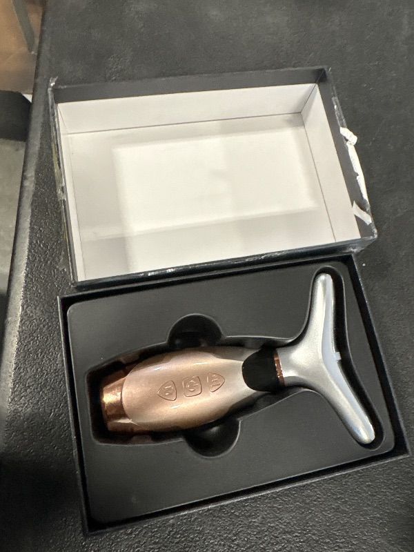 Photo 1 of ***MISSING CHARRGER*
Pedete Facial Massager, 7 Colors Red Light Therapy for Face and Neck, Face Lift Device with 113°F Heating Vibration for Multi Skin Care