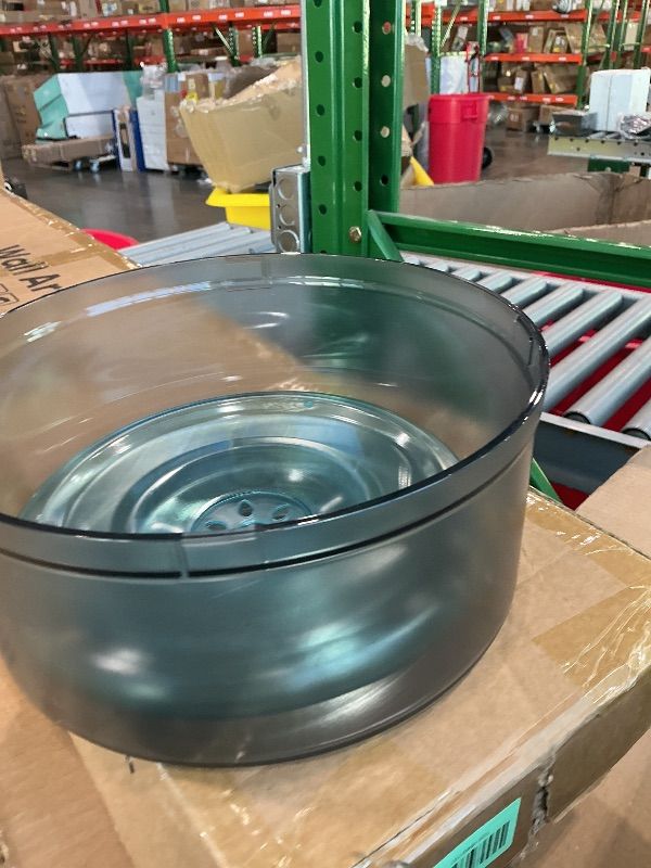 Photo 1 of *Missing items/missing top*Decflow 1.2Gallon Dog Water Bowl No Spill, 4.5L Large Capacity Spill Proof Dog Bowls with Transparent Floating Disk, No Splash Slow Drinking Dog Bowl for Sloppy Messy Drinkers (Clear)