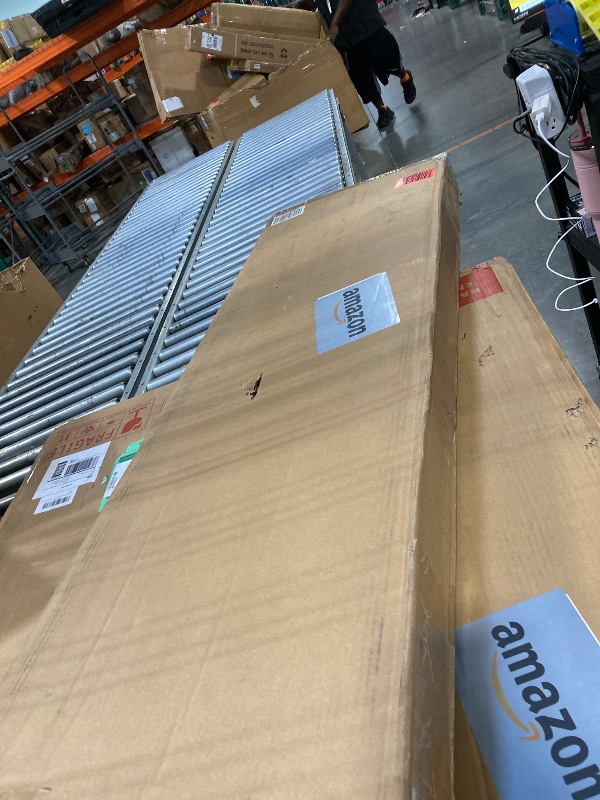 Photo 1 of ******A WHTE SHELF***Amazon Basics Ladder Bookshelf Organizer, 5-Tier, Solid Rubberwood Frame, White Finish, 14D x 24.8W x 70.1H in